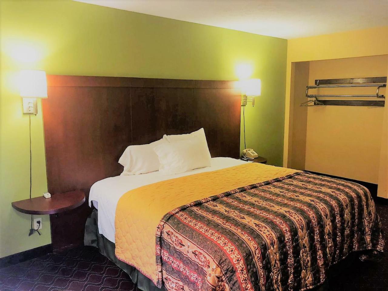 Patriot Inn Spencer Екстер'єр фото
